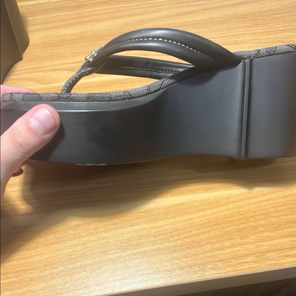 Coach Franki Flip Flop size 8 - Picture 7 of 9